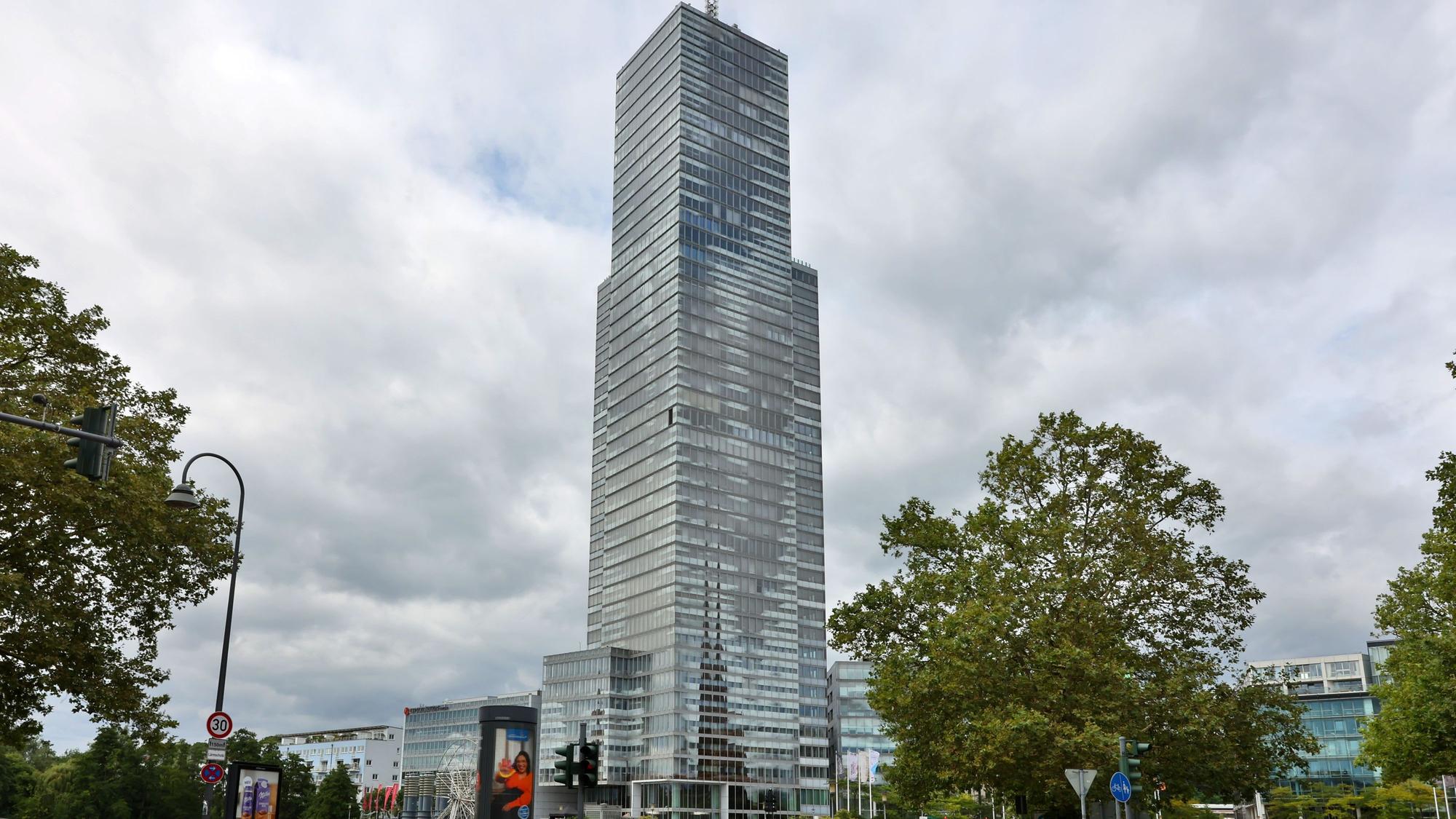 Der Kölnturm im Mediapark.