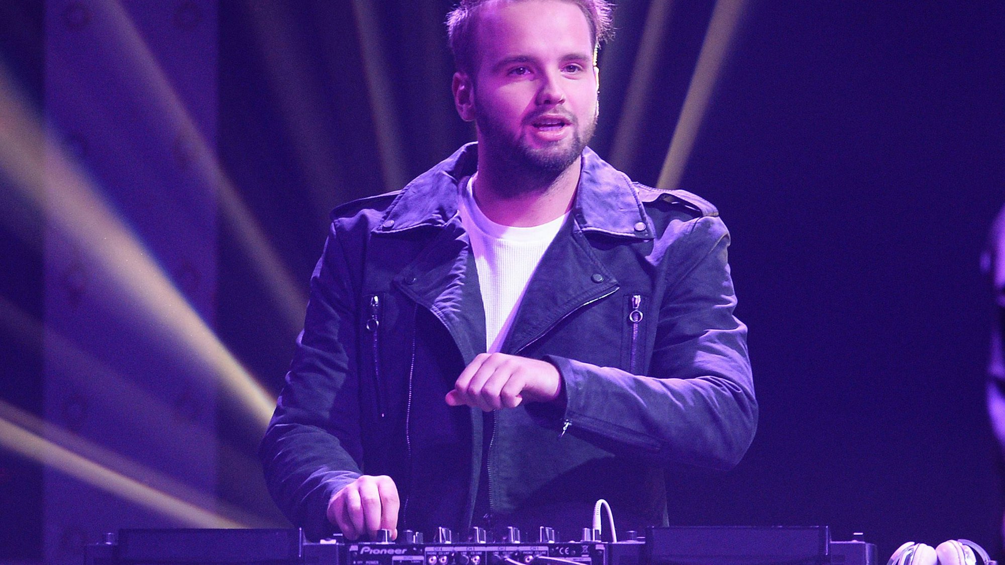 Der Musiker Tobias Topic bei einem Konzert (Archivfoto).