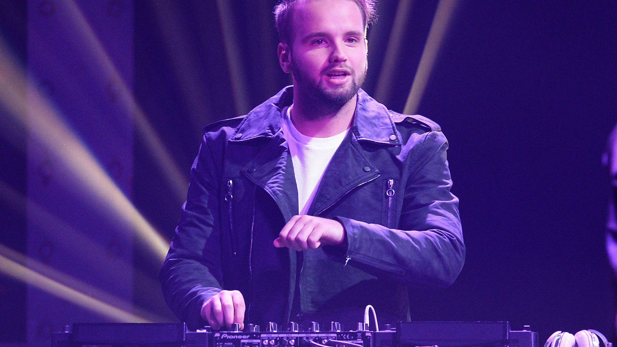 Der Musiker Tobias Topic bei einem Konzert (Archivfoto).