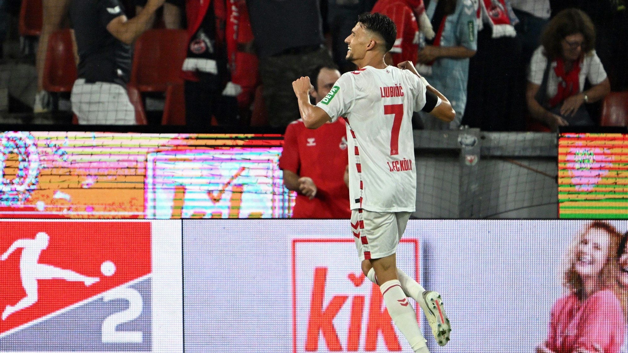 Kölns Dejan Ljubicic bejubelt sein Tor zum 2:0.