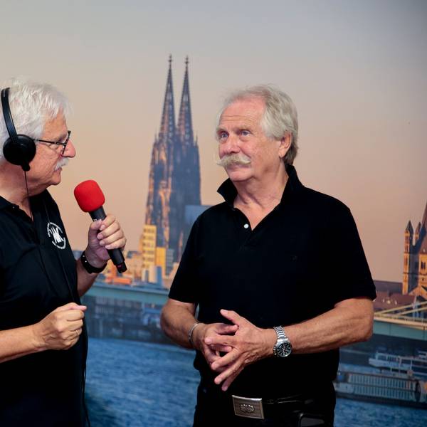 Moderator Rolf Krahforst im Gespräch mit Henning Krautmacher (r.).