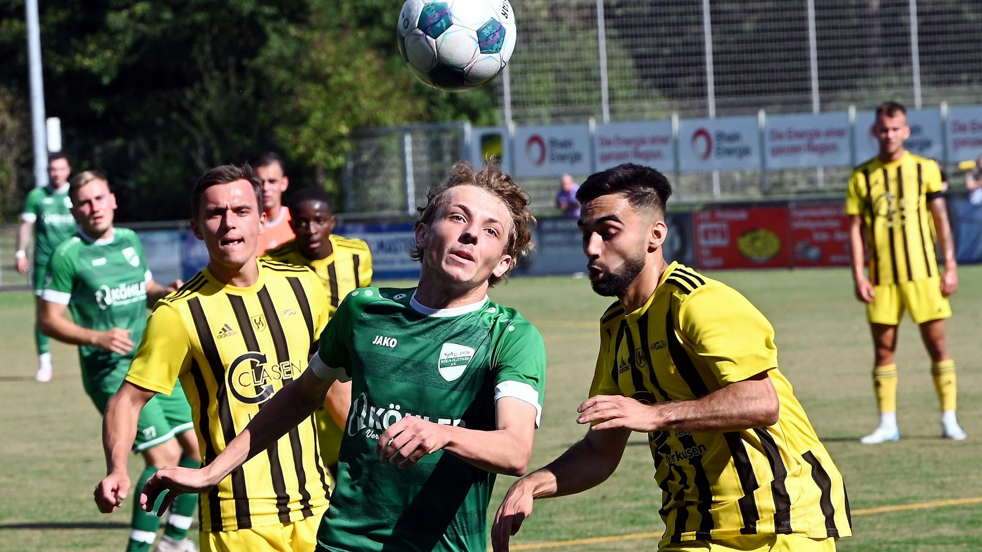 25.08.2024, Fussball-Köln Flittard-SV Schlebusch
links: NR 12 (Flittard)
rechts: Murat Aydin (Schlebusch)
Foto: Uli Herhaus