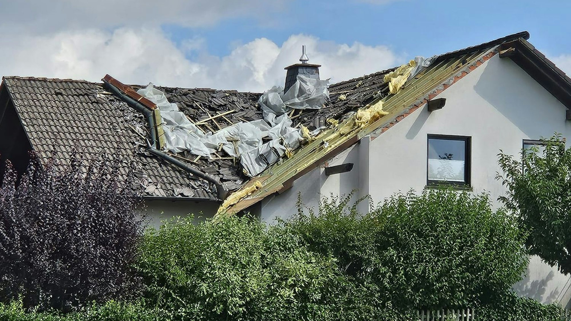 Der Tornado hat am Samstagabend (24. August 2024) Zerstörungen in Attendorn angerichtet.