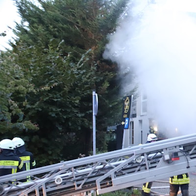 In einem Schnellrestaurant an der Feldmühlestraße ist es in einem Abzug zu einem Brand gekommen.