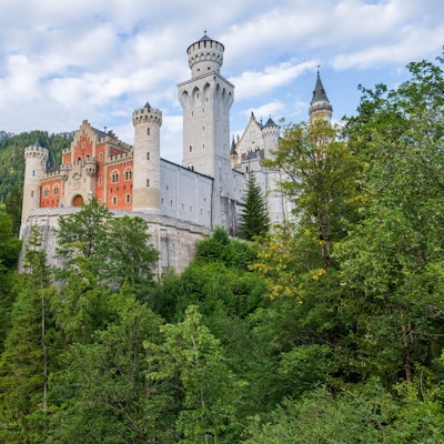 Blick auf das Schloss Neuschwanstein in den frühen Morgenstunden.