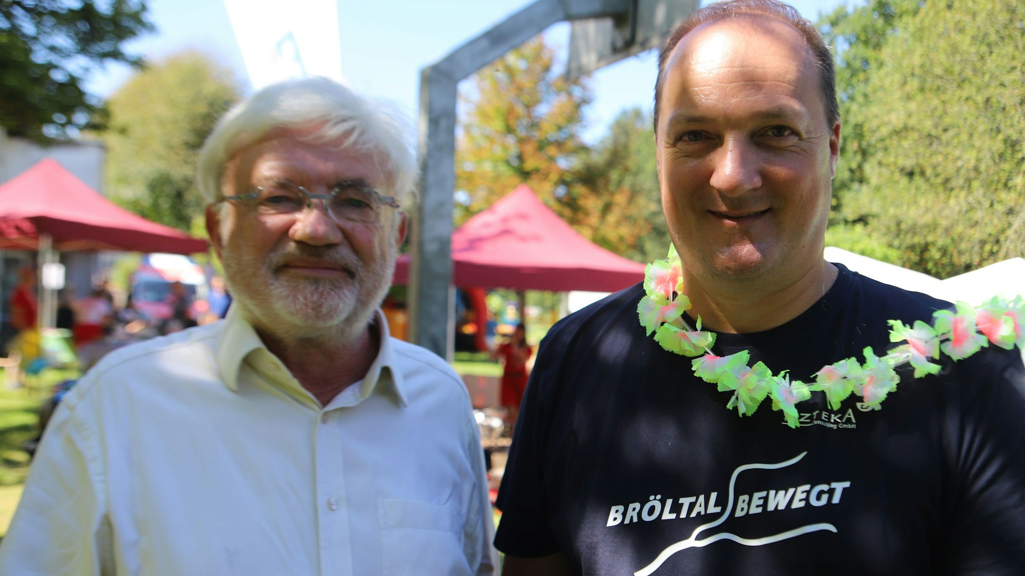 Schirmherr und Stifter Dr. Jürgen Rembold und Organisator Björn Schumacher auf dem Festgelände.
