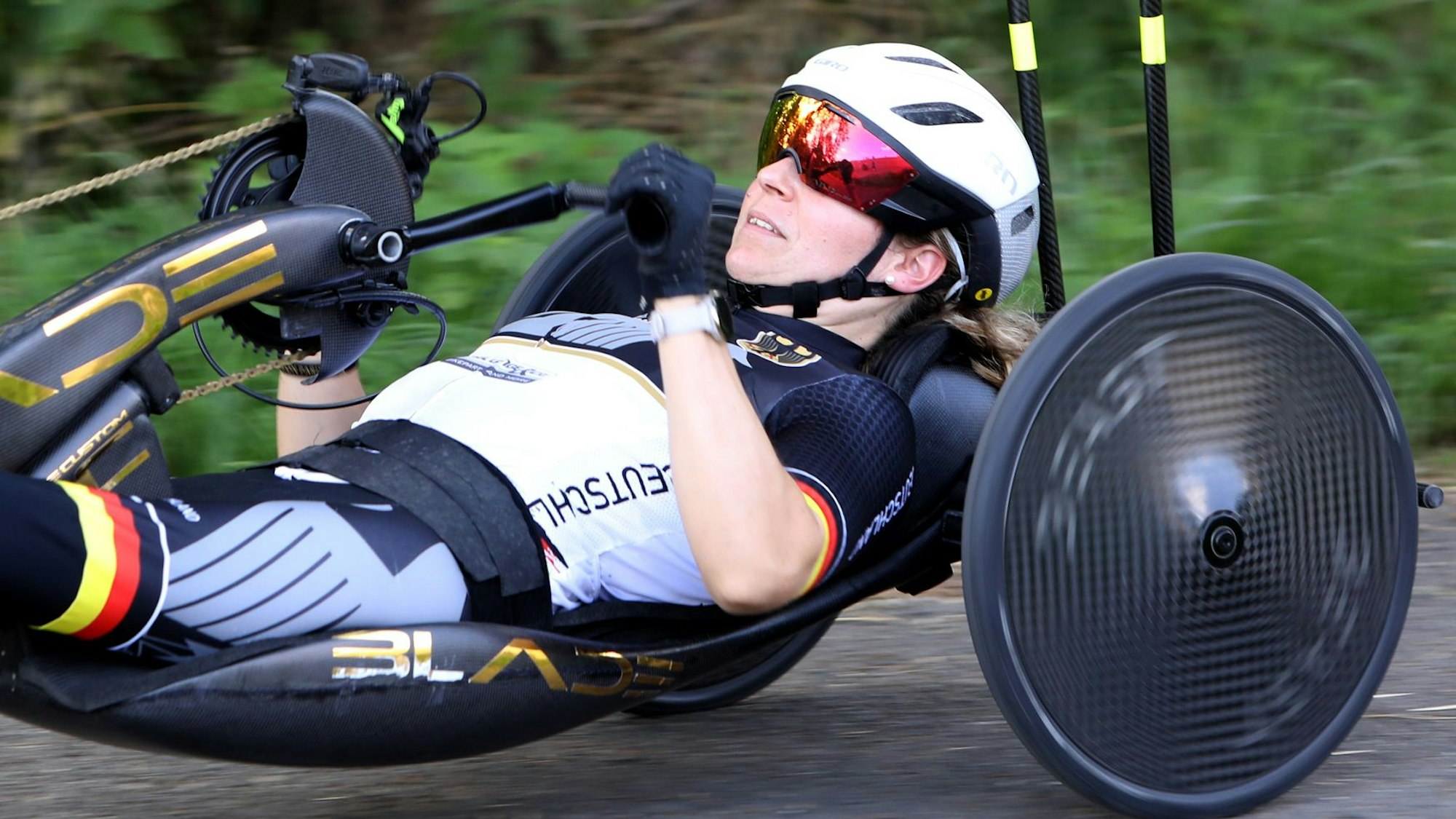 Annika Zeyen-Giles auf ihrer Trainingsstrecke in Hennef.