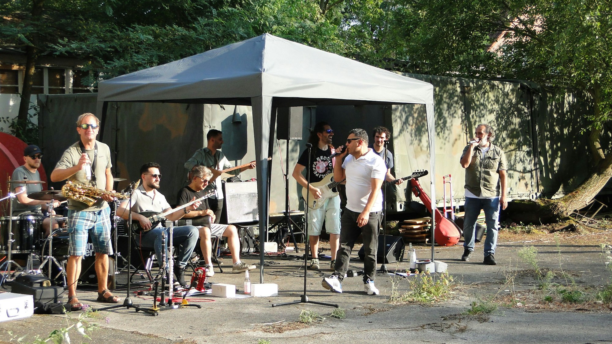 Vor der Vorführung am letzten Abend sorgten Buntes Herz für gute Stimmung.