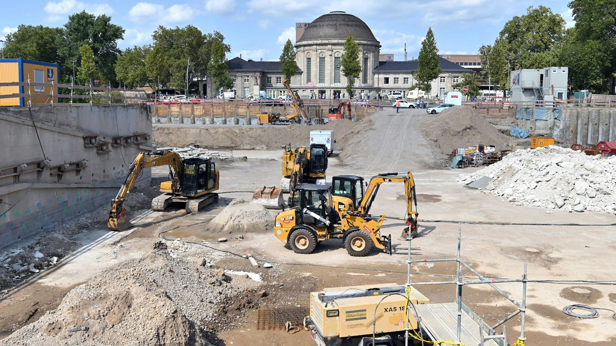 Blick auf die Baustelle vom LVR-Neubau am Ottoplatz