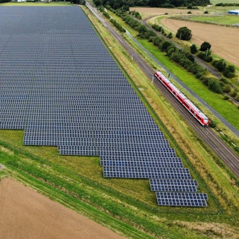 Ein Luftbild zeigt den Solarpark.