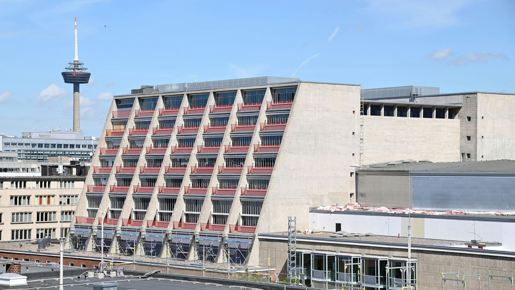 Die Oper Köln auf dem Offenbachplatz.