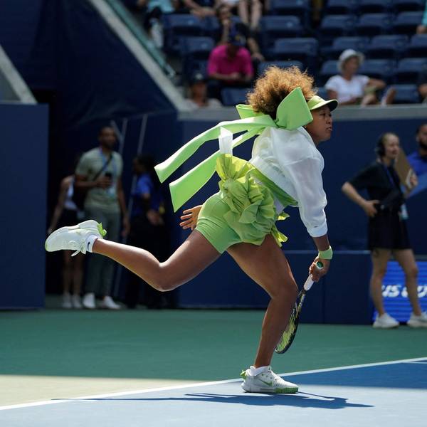 TOPSHOT - Japan's Naomi Osaka warms up before her women's singles first round match against Latvia's Jelena Ostapenko on day two of the US Open tennis tournament at the USTA Billie Jean King National Tennis Center in New York City, on August 27, 2024. (Photo by TIMOTHY A. CLARY / AFP)