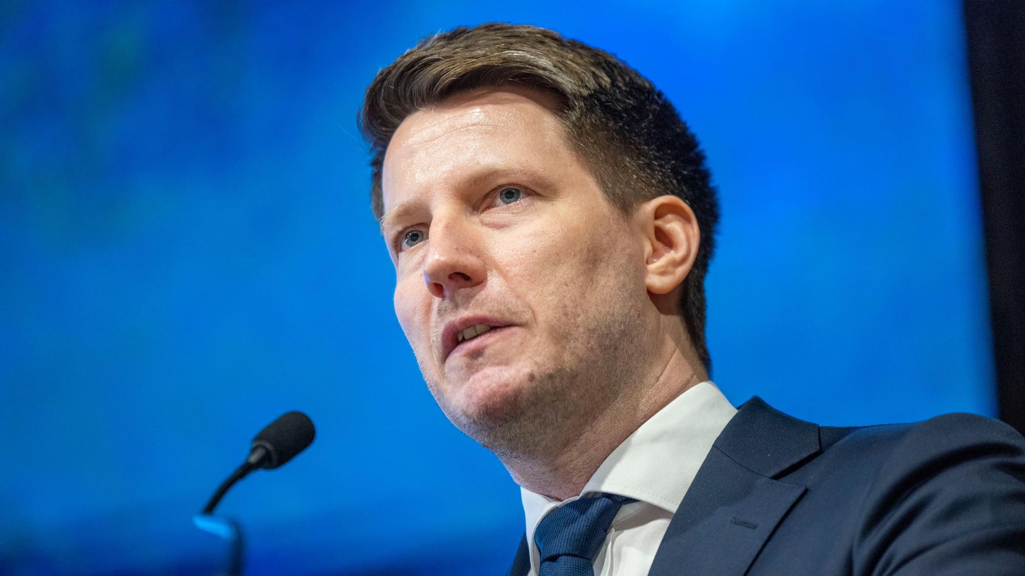 Martin Vincentz, Landesvorsitzender der Alternative für Deutschland in Nordrhein-Westfalen, spricht auf dem Parteitag.