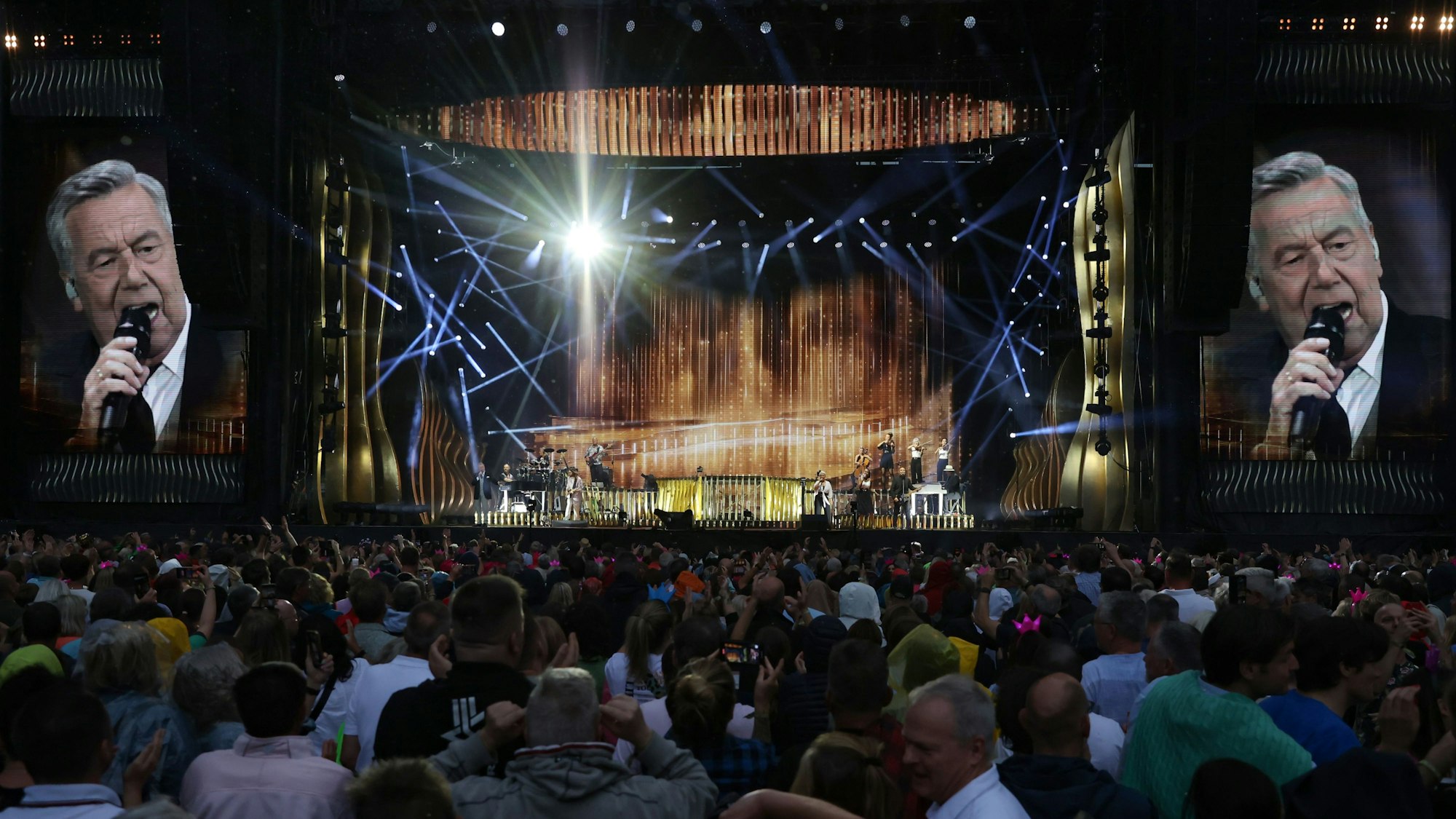 Roland Kaiser im Kölner Rhein-Energie-Stadion