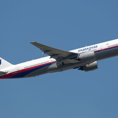 Eine Malaysia Airlines Boeing 777-200 hebt ab.