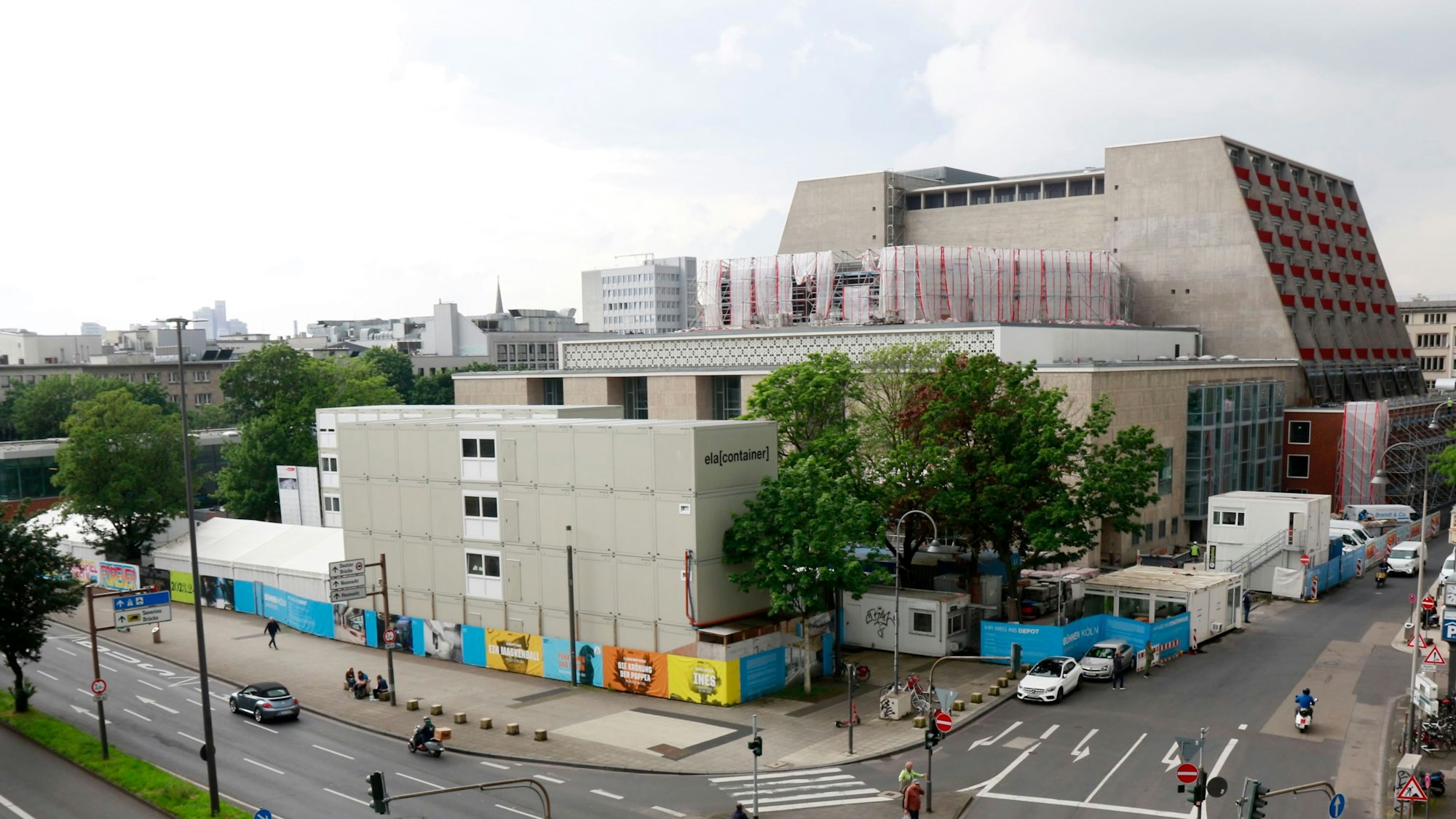 Die Baustelle von Schauspielhaus und Oper am Offenbachplatz