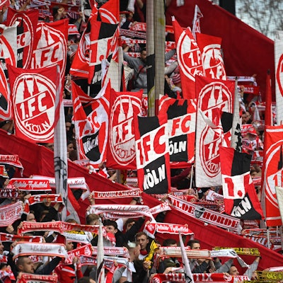 Die Fans des 1. FC Köln sind überall zahlreich vertreten.