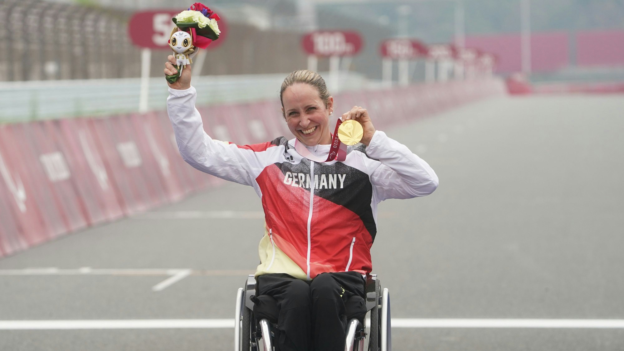 Im Jahr 2021 holte Annika Zeyen bei den Paralympischen Spielen in Tokio die Goldmedaille im Zeitfahren.