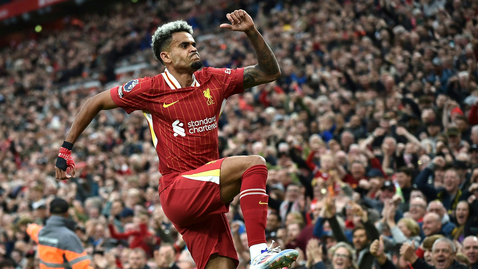 Liverpools Luis Diaz jubelt.