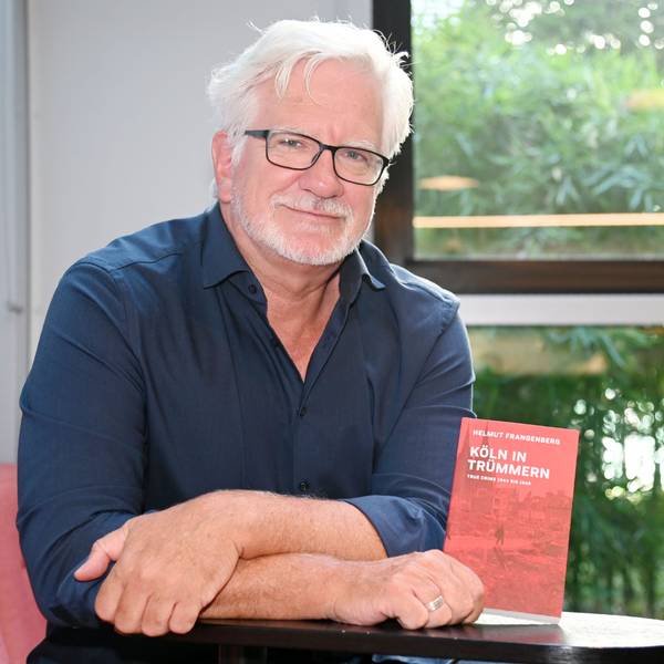 Helmut Frangenberg mit seinem neuen Buch „Köln im Trümmern“