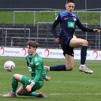 1.FC Köln U19 vs. Hertha BSC Berlin U19, DFB Pokal Halbfinale, links: Alessandro Blazic (1. FC Köln), 03.04.2023, Bild: Herbert Bucco