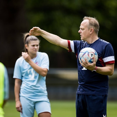 Training 1. FC Koeln Frauen 17.07.2023 Daniel Weber Trainer 1. FC Koeln gestikuliert. Training 1. FC Koeln Frauen Geissbockheim, 17.07.2023 *** Training 1 FC Koeln women 17 07 2023 Daniel Weber coach 1 FC Koeln gestures Training 1 FC Koeln women Geissbockheim, 17 07 2023 Copyright: xBEAUTIFULxSPORTS/Wunderlx
