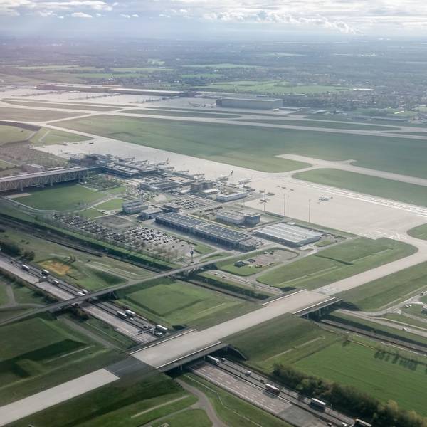 Der Flughafen Leipzig/Halle, aufgenommen aus einer Passagiermaschine.