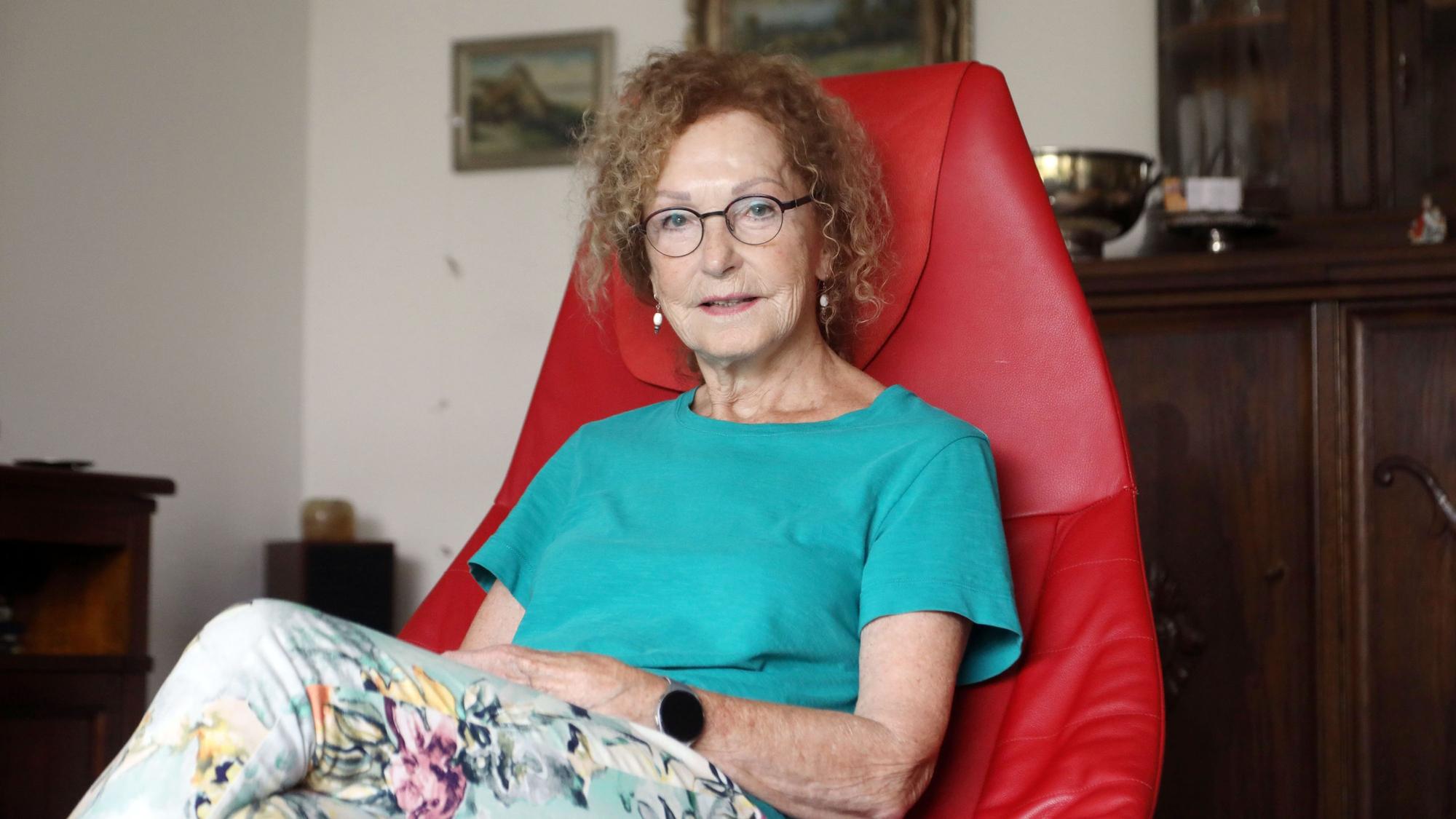 23.08.2024, Köln: Der Moment: Eva Klemps bekam kurz nach dem Tod ihrer Mutter eine Krebsdiagnose, erst Brust, dann Tumor im Kopf. Foto: Arton Krasniqi