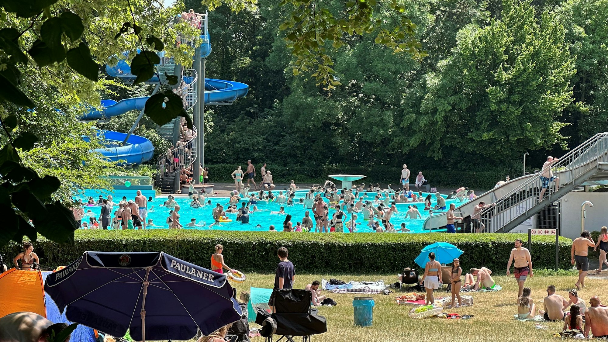 Im Schwimmbad in Siegburg war am Sonntag einiges los Freibad Oktopus