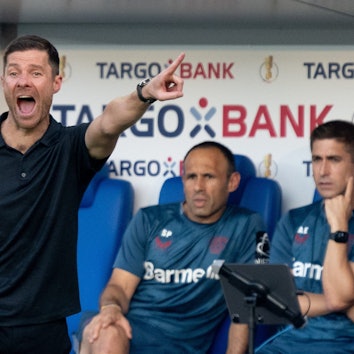 Kehrt im November an die Anfield Road zurück: Leverkusens Trainer Xabi Alonso.