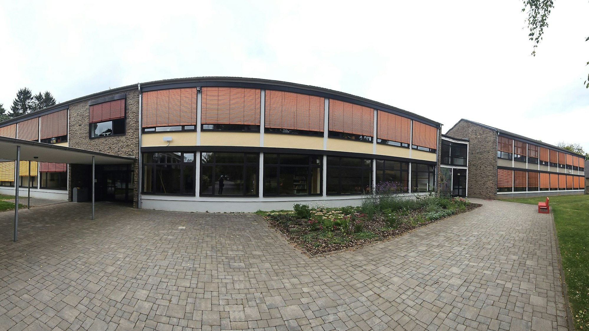 Das Bild zeigt einen Teil des heutigen Hermann-Josef-Kollegs in Steinfeld.