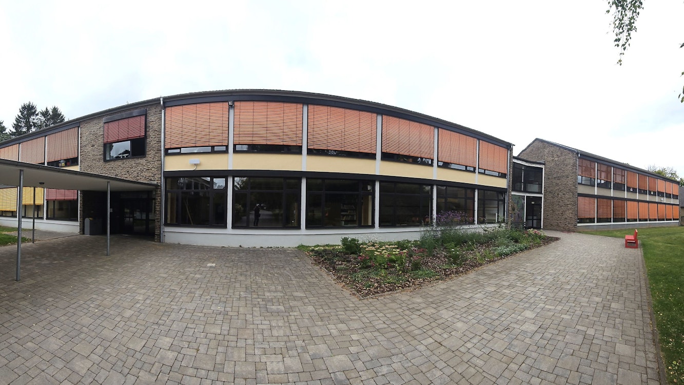 Das Bild zeigt einen Teil des heutigen Hermann-Josef-Kollegs in Steinfeld.