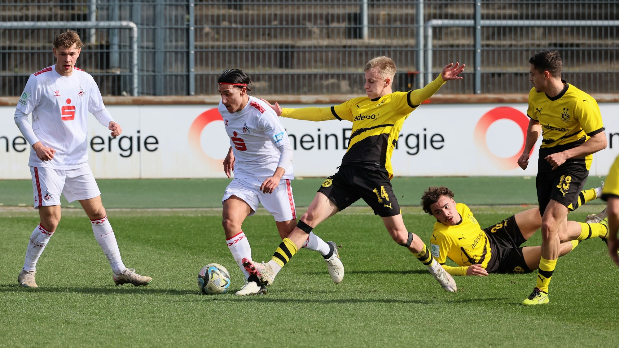 1.FC Köln U19 vs. Borussia Dortmund, A Junioren Bundesliga West, am Ball: Abdul Malik Yilmaz (1.FC Köln), 10.03.2024, Bild: Herbert Bucco
