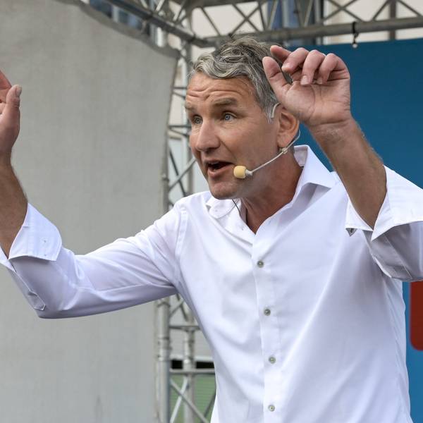 ARCHIV - 25.08.2024, Thüringen, Bad Frankenhausen: AfD-Spitzenkandidat Björn Höcke bei seinem Wahlkampfauftritt auf dem Markt von Bad Frankenhausen. In Thüringen wird ein neuer Landtag gewählt. Höcke will neuer Ministerpräsident von Thüringen werden. (zu dpa: «Erfolg und Abschreckung - Höcke polarisiert») Foto: Heiko Rebsch/dpa +++ dpa-Bildfunk +++