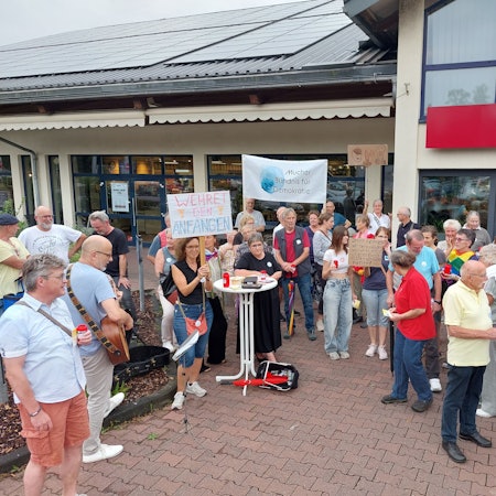 Mahnwache in Much zum Ende des 2. Weltkriegs und für Demokratie