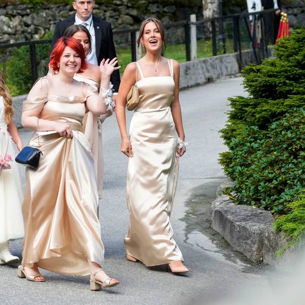 Maud Angelica, Emma Tallulah und Leah Isadora Behn bei der Hochzeit ihrer Mutter Prinzessin Märtha Louise im August 2024 in Geiranger.