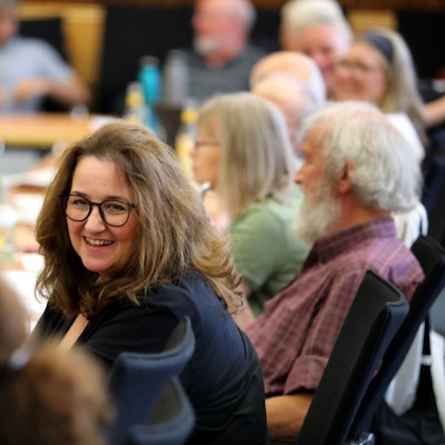 Bondina Schulze (Mitte, hier beim Kreisparteitag der Grünen) will erneut als Bürgermeisterkandidatin für die Rösrather Grünen ins Rennen gehen. In der Partei wird das noch diskutiert.