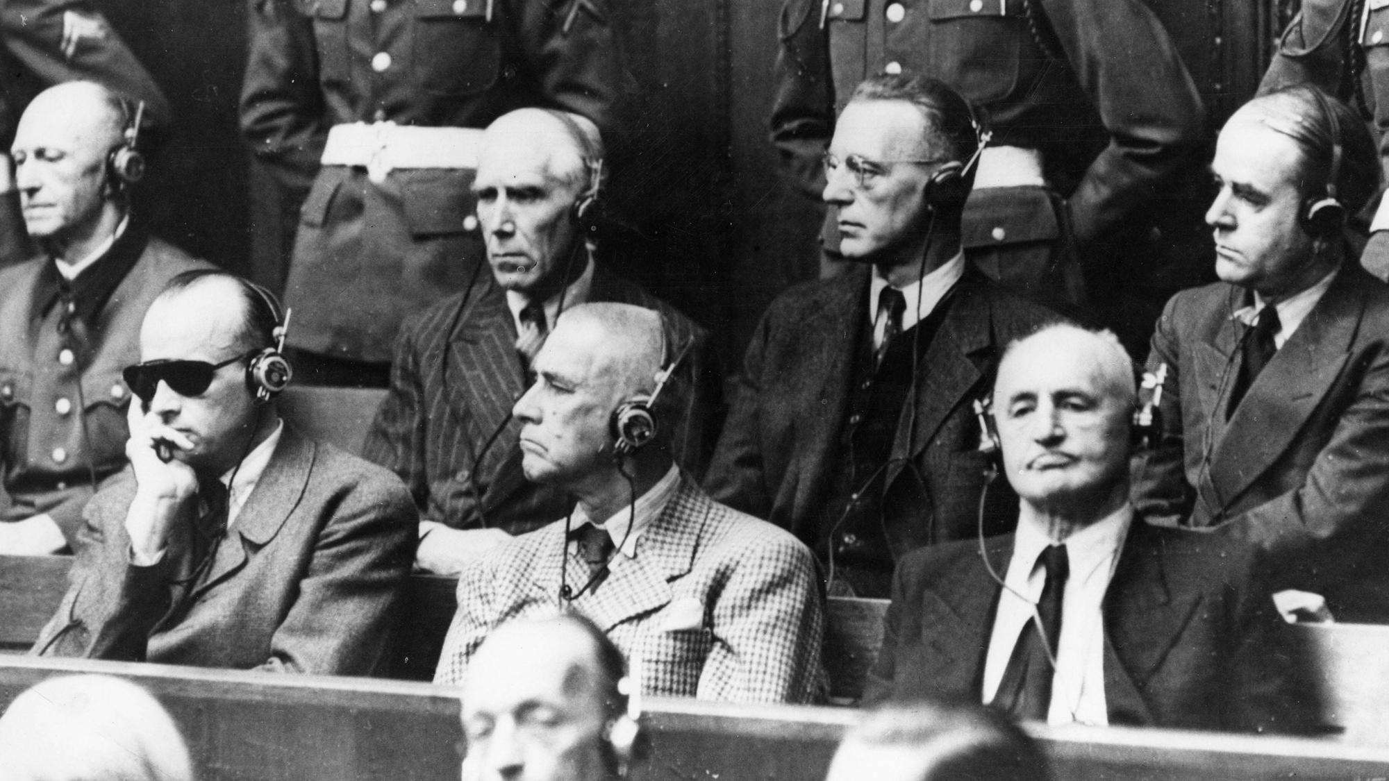 Wilhelm Frick (untere Reihe, Mitte) wurde nach Kriegsende bei den Nürnberger Prozessen 1946 zum Tode verurteilt. 1930 war Frick in Thüringen als erster NSDAP-Politiker Minister in einer Landesregierung geworden. (Archivbild)