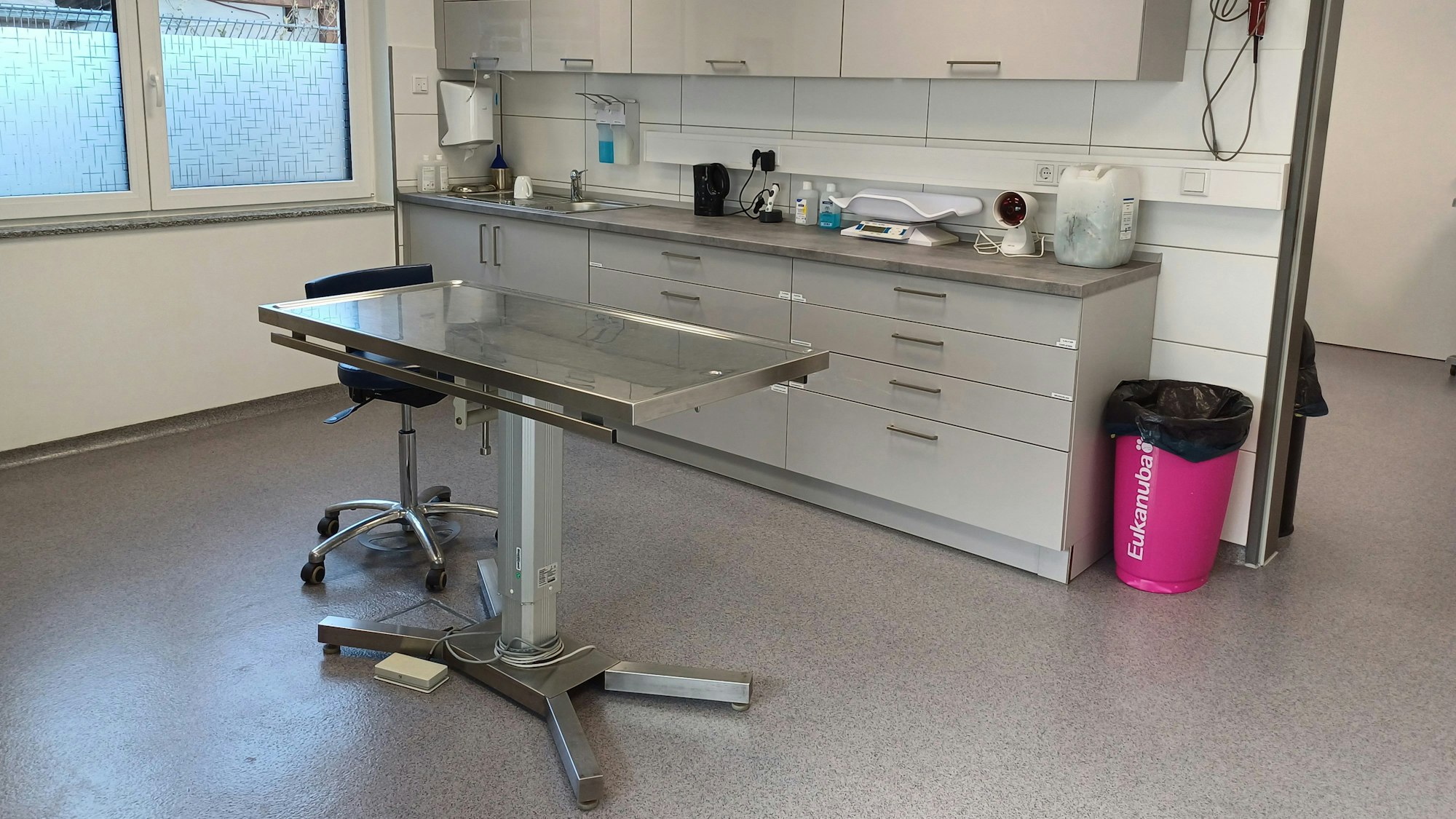 Der neue Behandlungsraum des Leverkusener Tierheims.