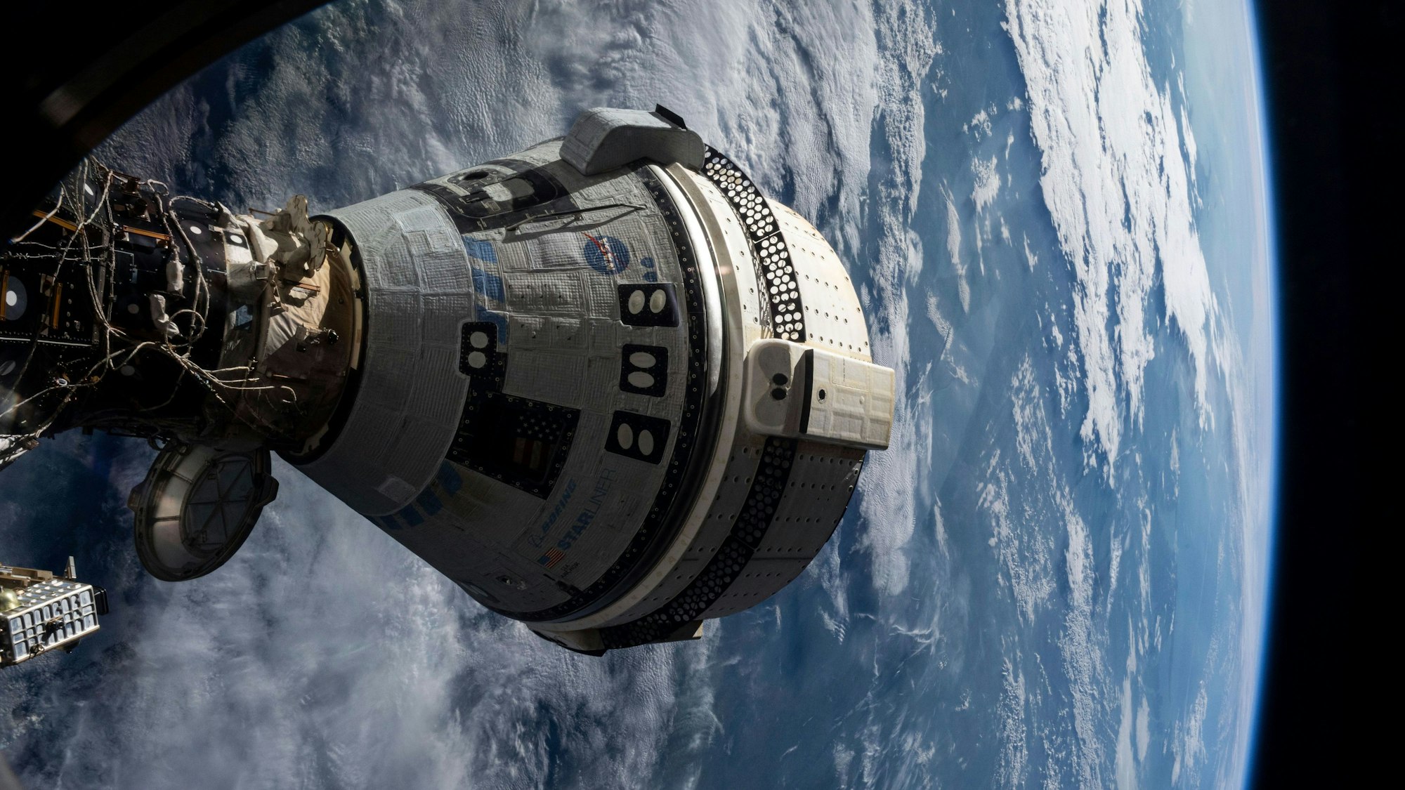 Auf diesem von der NASA zur Verfügung gestellten Foto ist das Boeing Starliner-Raumschiff an das Harmony-Modul der Internationalen Raumstation angedockt.