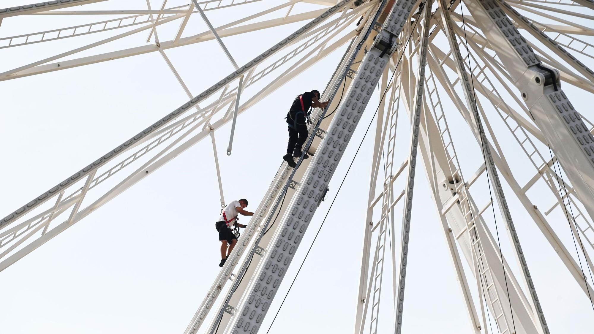 Das Riesenrad am Schokoladenmuseum wird abgebaut
