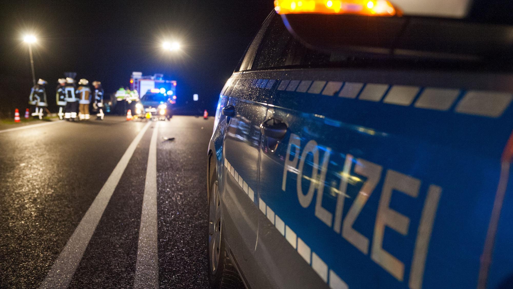 Ein Polizeiwagen im Einsatz. (Symbolbild)