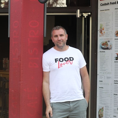 In Siegburg wird Casbah Inhaber Lukas Yiannakis sein Restaurant ab Oktober montags und dienstags geschlossen lassen.