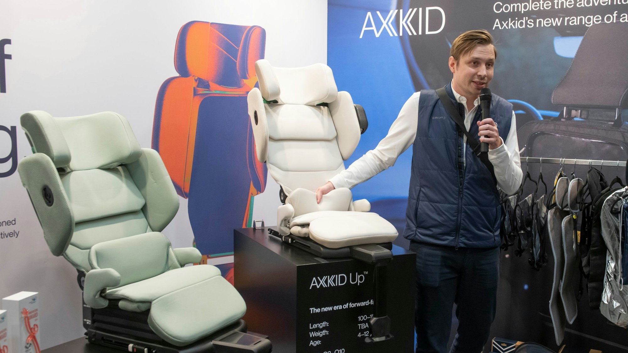Presserundgang, Stand: Axkid, Moving & Travelling, Halle 10.2