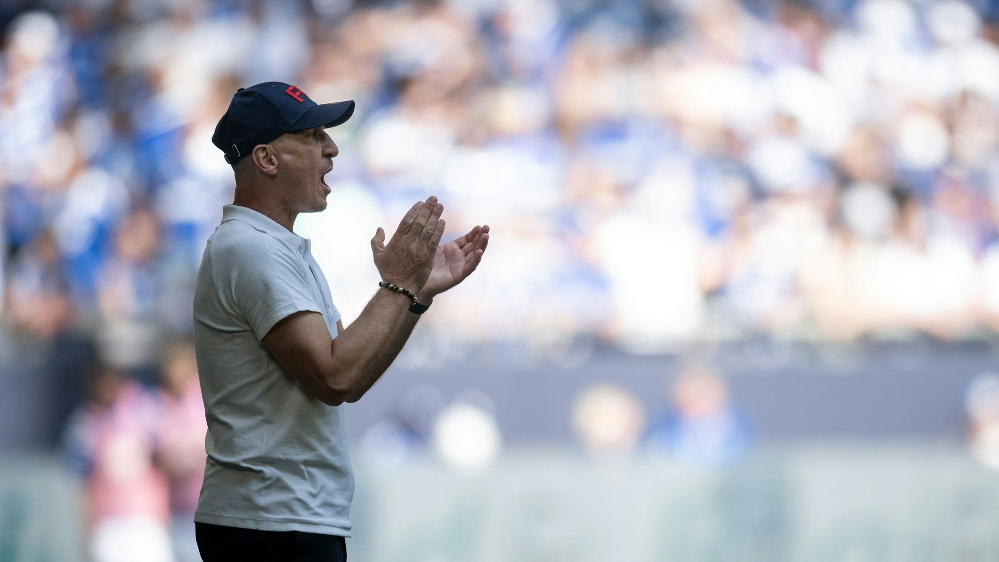 FC-Trainer Gerhard Struber am Sonntag beim Sieg in der Gelsenkirchener Veltins-Arena