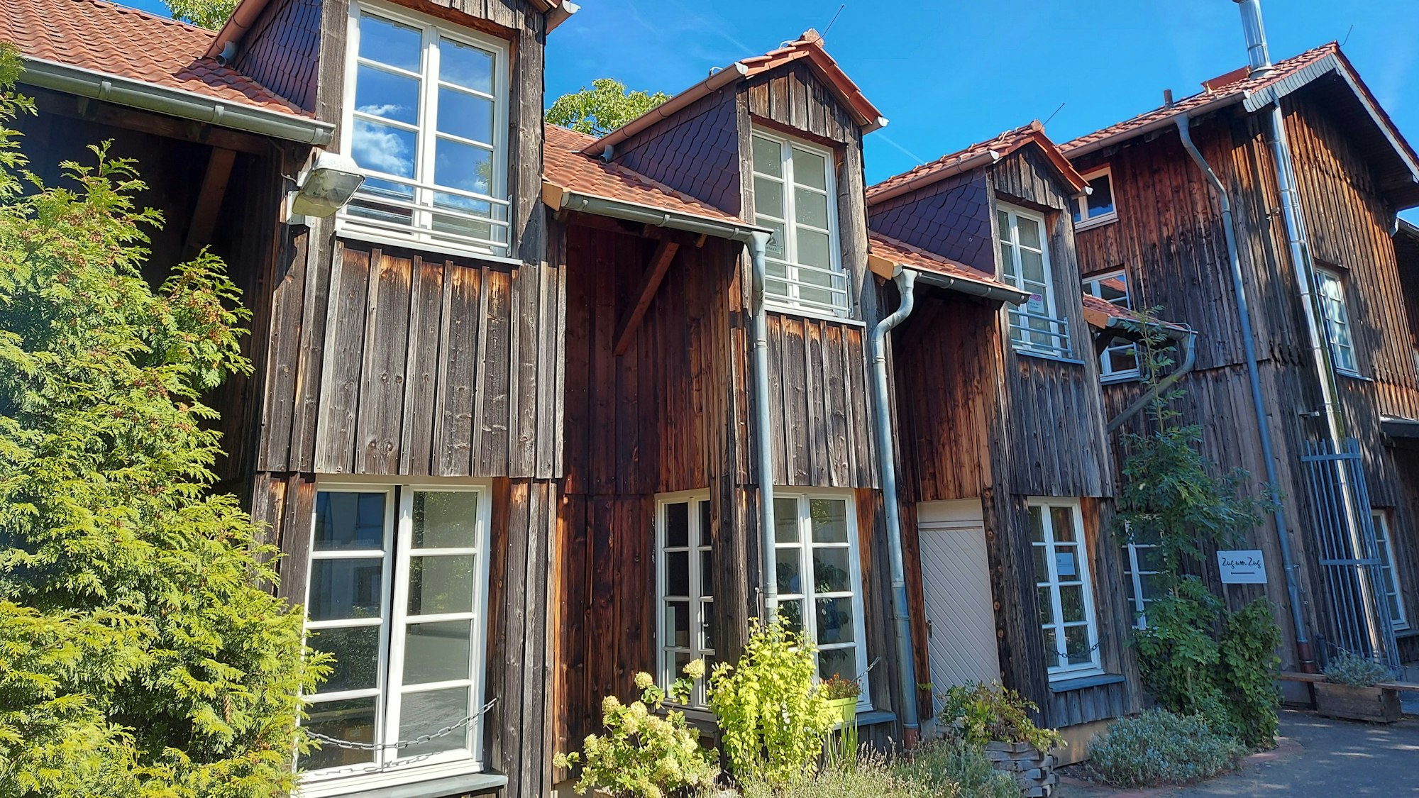 Der Worringer Bahnhof, Sitz der Hauptverwaltung von „Zug um Zug“.