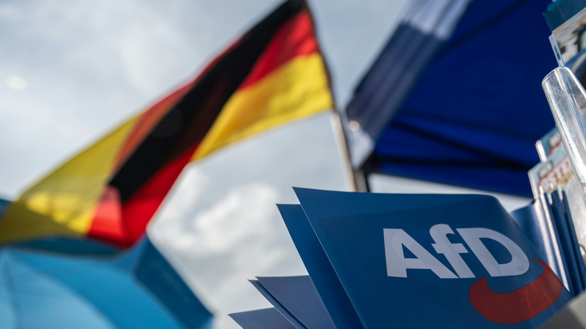 ARCHIV - 20.08.2024, Thüringen, Erfurt: Der Ausschluss von Medien zu AfD-Wahlparty beschäftigt Gerichte. (zu dpa: «AfD geht gegen Gerichtsbeschluss zu Medien und Wahlparty vor») Foto: Hannes P Albert/dpa +++ dpa-Bildfunk +++