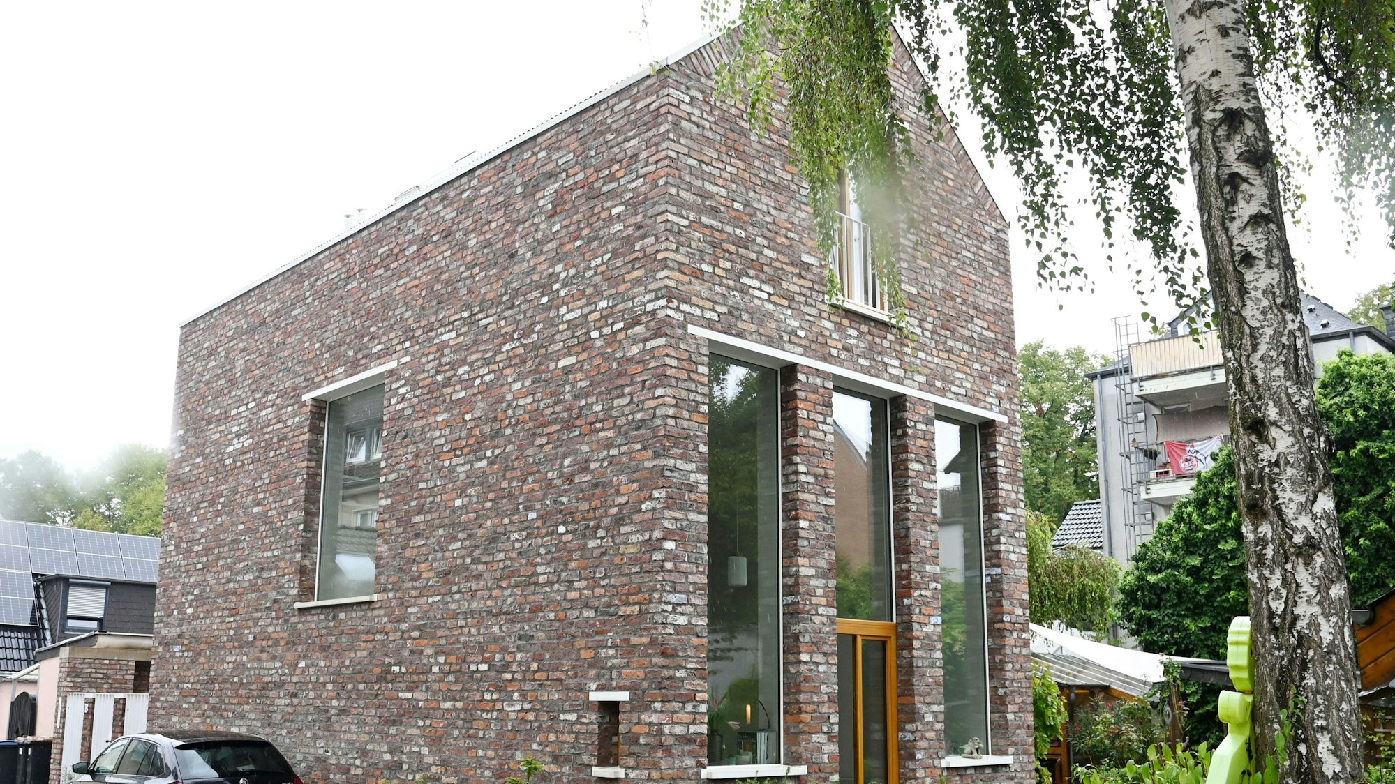 Zu sehen ist das Haus von Analena Schwarz und Till Kurz, die in Niehl neu gebaut haben und jetzt einen Architekturpreis bekommen haben.