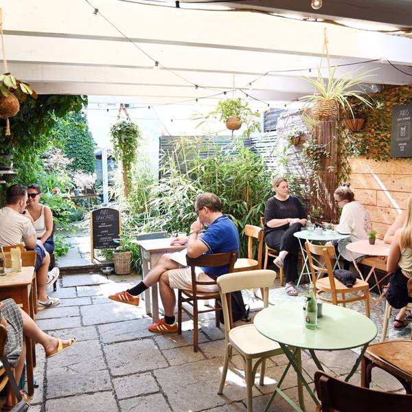 Das Café Awli Backyard auf der Sülzburg Straße.