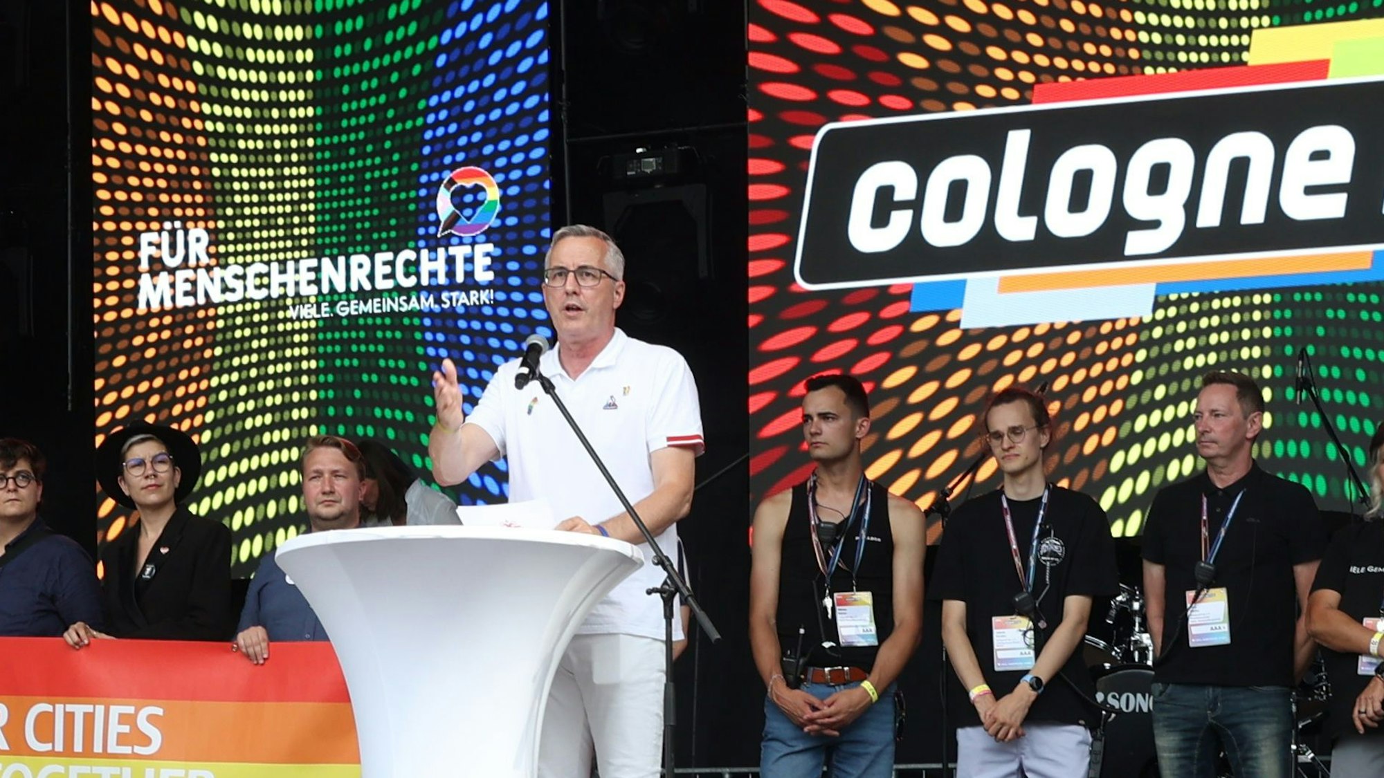 In diesem Jahr eröffnete er den CSD in Köln, nun reist Bürgermeister Andreas Wolter zum CSD nach Kattowitz.